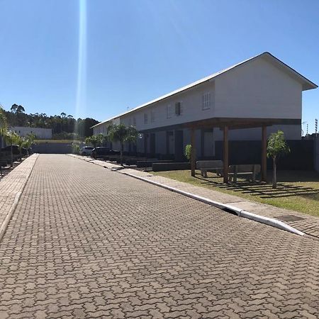 Casa Inteira 3 Quartos Торрес Екстер'єр фото